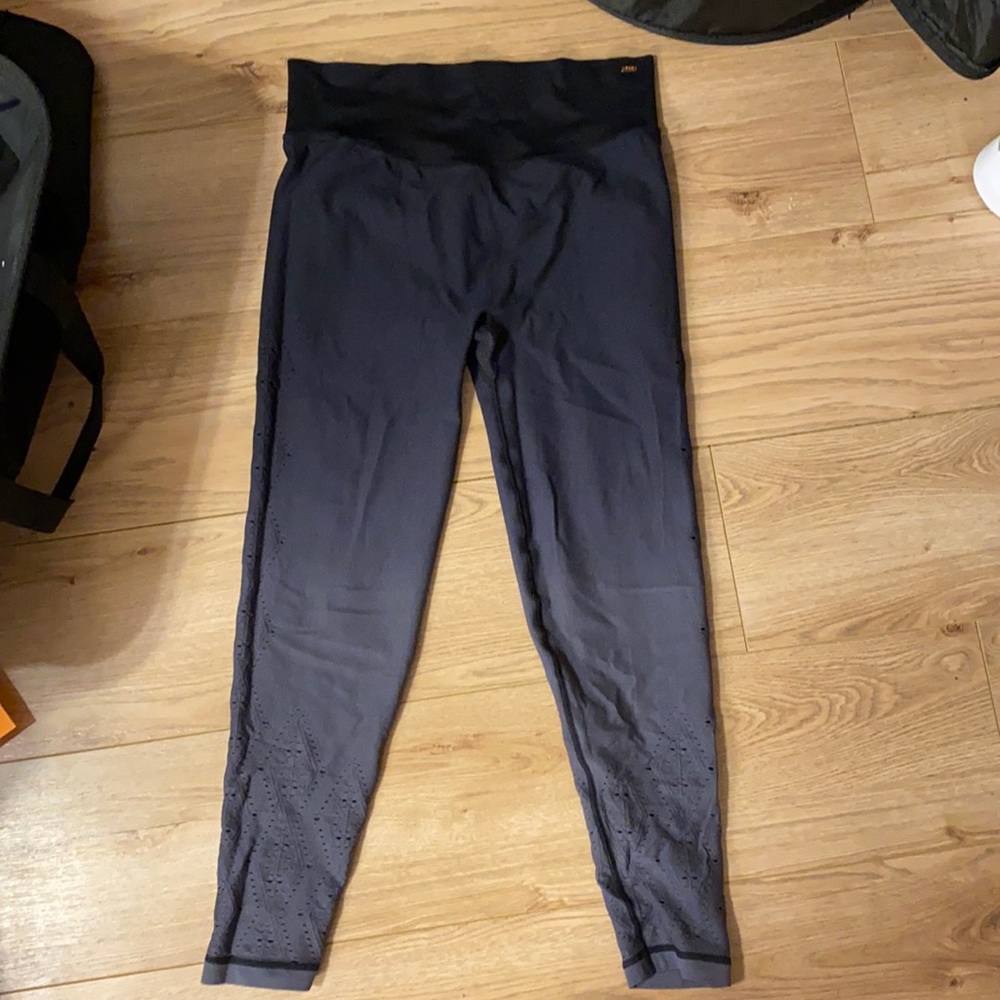 Victoria’s Secret Pink Buttery Soft leggings
